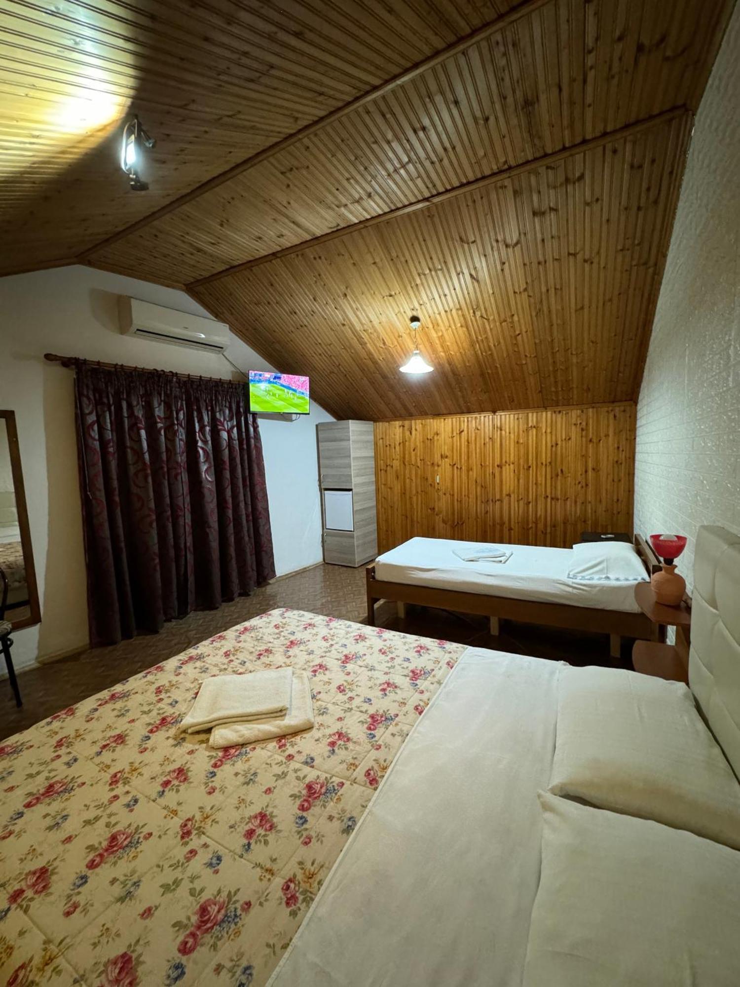 Holiday Guest-House Përmet Екстериор снимка